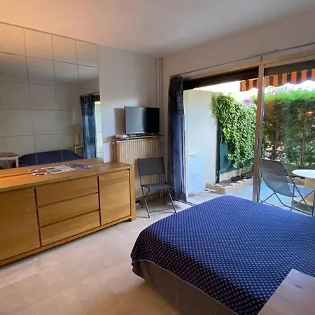 Location Studio Rdj Calme Piscines Et Acces Plages A Pieds Apartamento Antibes